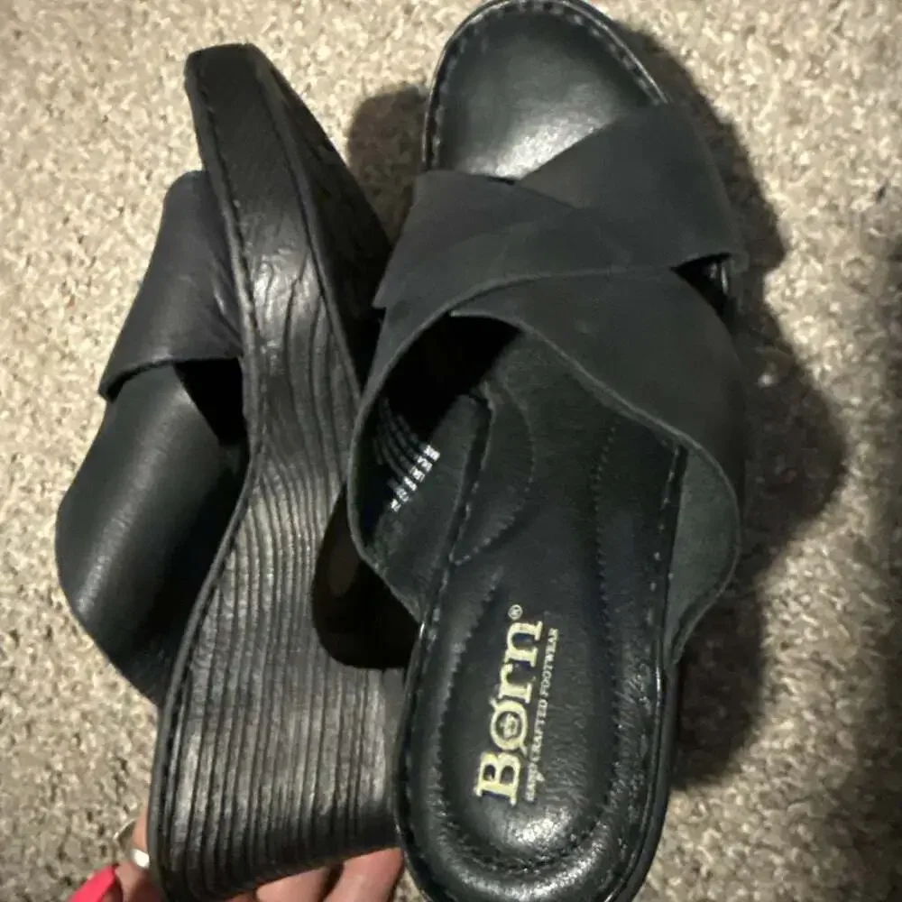 Born Black Leather Criss-Cross Wedge Sandals Mules Size 7